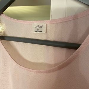 Size XS Aritzia Blouse. Pink. Peplum style. EUC